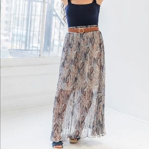 ✨NEVER WORN✨ Paisley Maxi Skirt